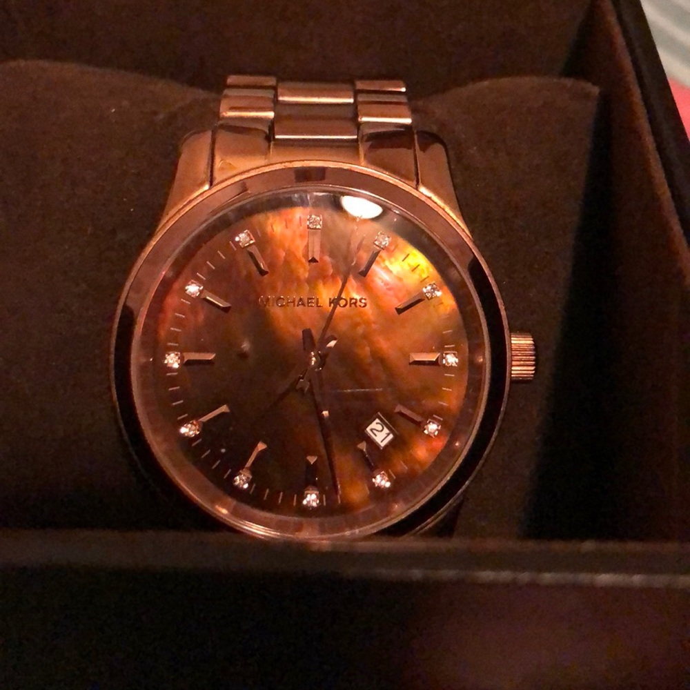 SOLD on Merc🚫Authentic Michael Kors Gold watch